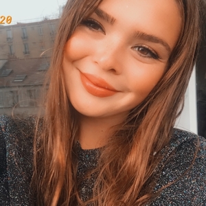 Alice - Prof de français - Caen