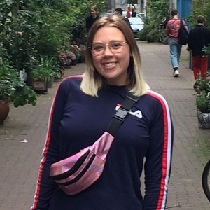 Cassandra - Prof de géographie - Paris
