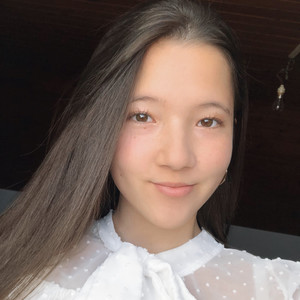 Laura - Prof de maths - Sizun