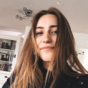Lola - Prof de français - L'Hermitage