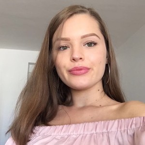 Laurie - Prof de français - Courcemont