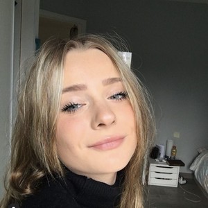 Inès - Prof d'anglais - Besançon