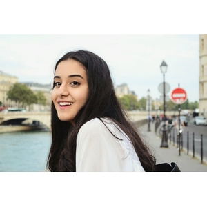 Berfin - Prof de maths - Paris