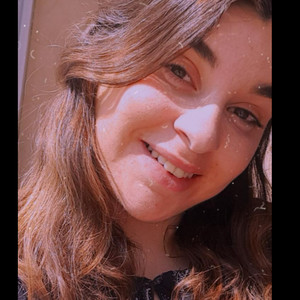 Jeanne - Prof de marketing - Caden