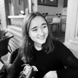 Lola - Prof de philosophie - Marseille