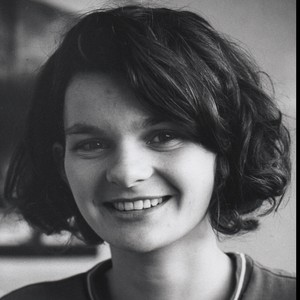 Angèle - Prof d'histoire - géo - Paris