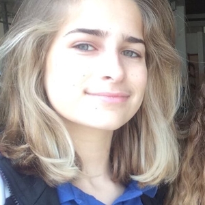 Lucie - Prof de SVT - Paris