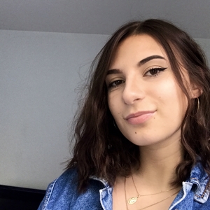 Lola - Prof de français - Vaux-le-Pénil