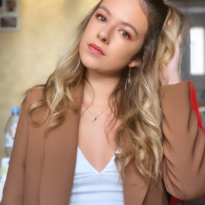 Leslie - Prof de français - Courbevoie