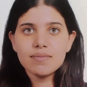 Mouna - Prof de maths - Rouen