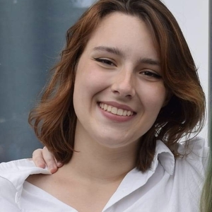 Laura - Prof d'anglais - Angers