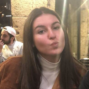 Julie - Prof de maths - Viricelles