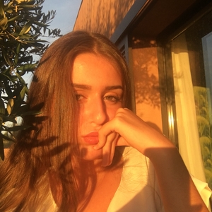 Romane - Prof d'aide aux devoirs - Mantes-la-Jolie