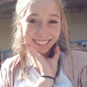 Chloé - Prof d'aide aux devoirs - Bazet