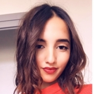 Yasmine - Prof d'anglais - Bourgoin-Jallieu