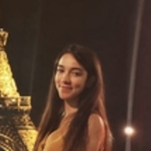 Eya - Prof d'économie - Troyes