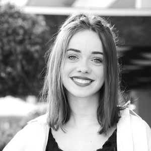Célia - Prof de maths - Les Attaques