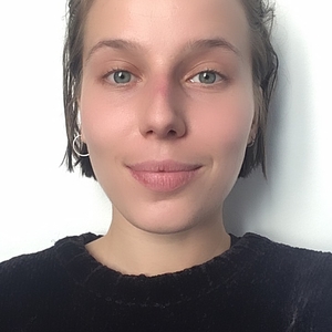 Nina - Prof d'arts plastiques - Paris