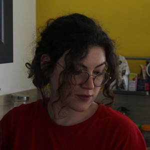 Anouk - Prof de philosophie - Paris