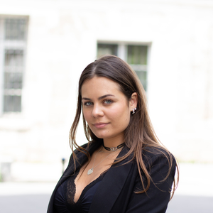 Léa - Prof d'économie - Ternant