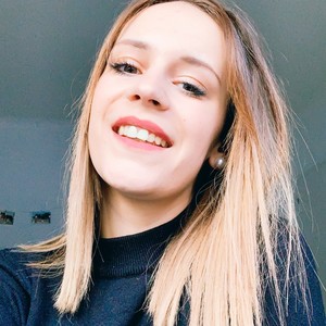 Eva - Prof d'économie - Belfort