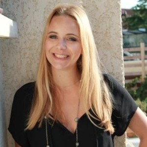 Anastassia - Prof de droit civil - Paris