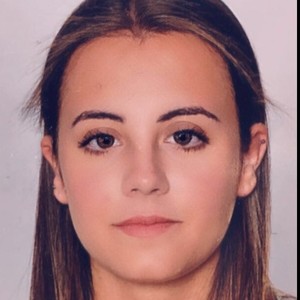 Zélie - Prof de droit - Paris