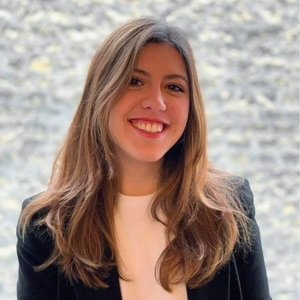 Clémence - Prof de droit - Paris
