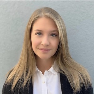 CAROLINE - Prof de droit civil - Paris