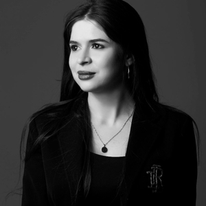 Carole - Prof de droit civil - Paris