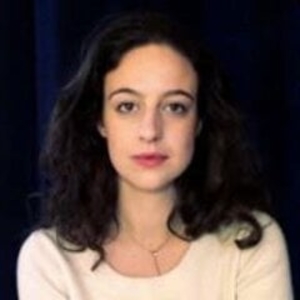 Anna - Prof de droit constitutionnel - Paris