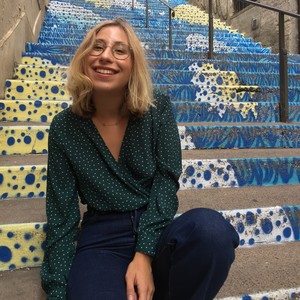 Faustine - Prof de droit - Paris