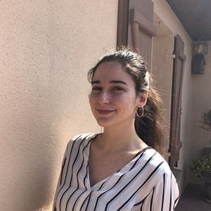 Pauline - Prof de droit - Paris
