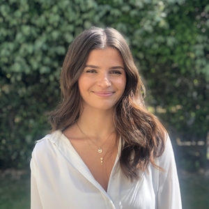 Chloé - Prof d'économie - Paris