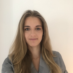 Jeanne - Prof de finance - Paris