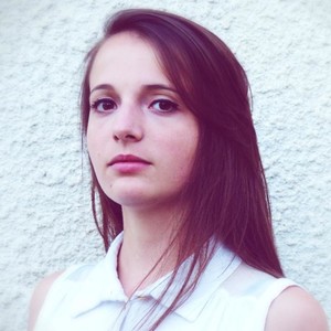 Marianne - Prof d'histoire - Séné