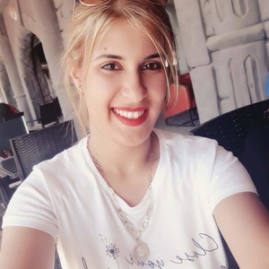 Rihab - Prof d'initiation informatique - Lyon