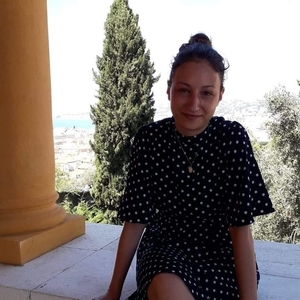 Laura - Prof de français - Nice