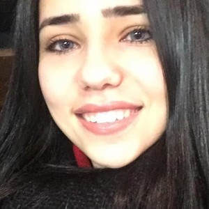 Narjess - Prof de maths - Paris