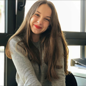 Agathe - Prof de français - Le Grau-du-Roi