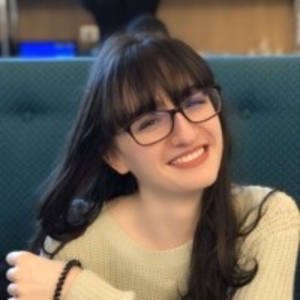 Laura - Prof de sciences sociales - Grisy-les-Plâtres