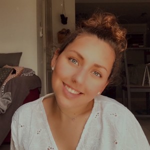 Laura - Prof de maths - Pusignan