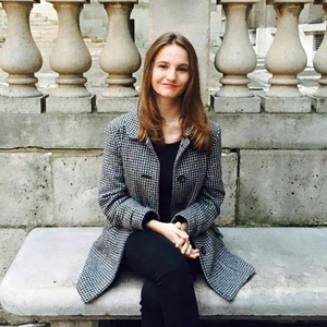 Jehanne - Prof d'histoire - géo - Paris