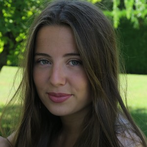 Emma - Prof d'histoire - géo - Paris