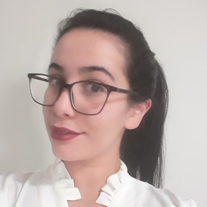 Yasmine - Prof d'initiation informatique - Massy
