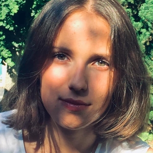 Romane - Prof de SVT - Paris