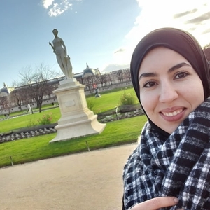 Djamila - Prof de géologie - Gif-sur-Yvette