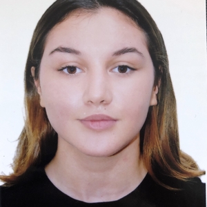 Arina - Prof de maths - Angers