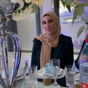 Ikram - Prof de maths - Bruxelles