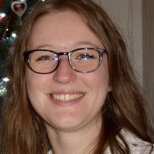 Lola - Prof d'aide aux devoirs - La Neuveville-devant-Lépanges